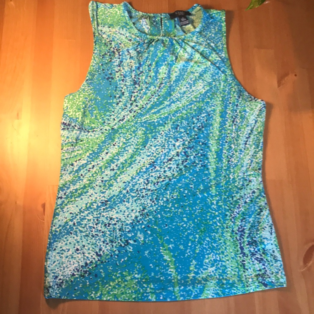 Shell Yeah top in sea